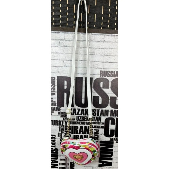 Juicy Couture Logo Floral Print Heart Shaped Faux Leather Zip Closure Crossbody - Picture 7 of 7